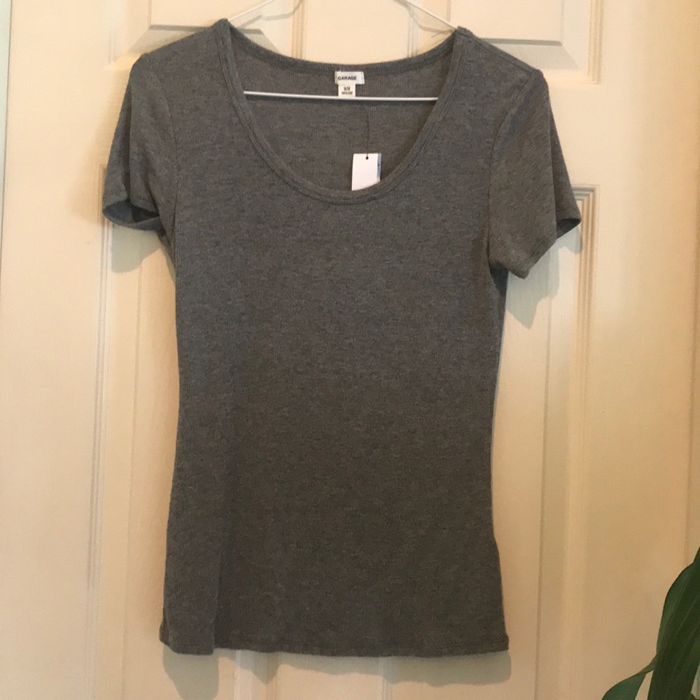 NWT M garage gray ribbed short sleeve tee